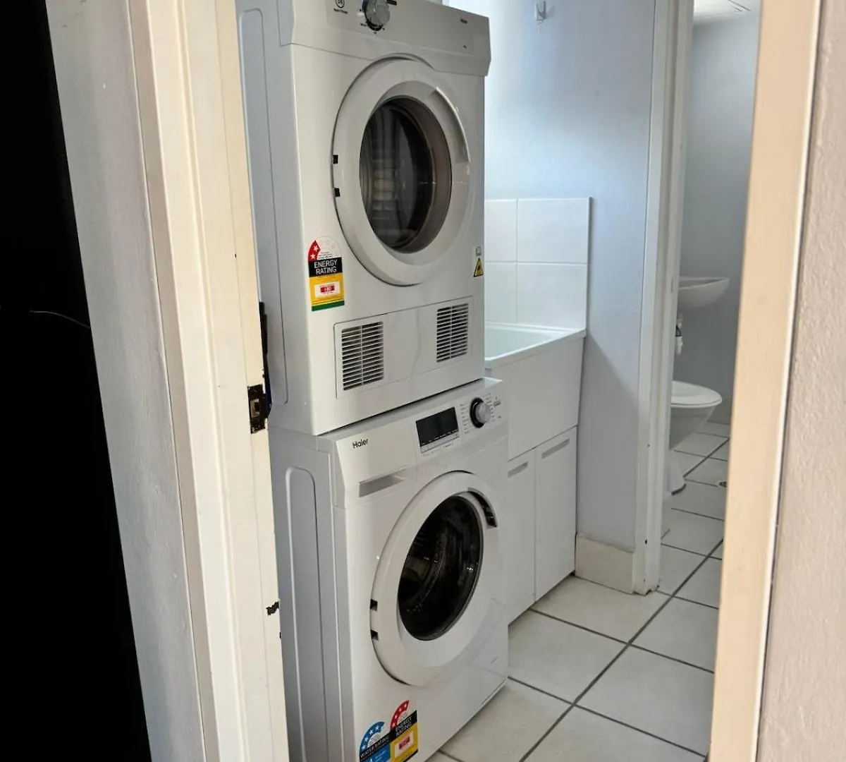 Surfers Paradise Ocean View Apartment With Pool & Lift Access Gold Coast